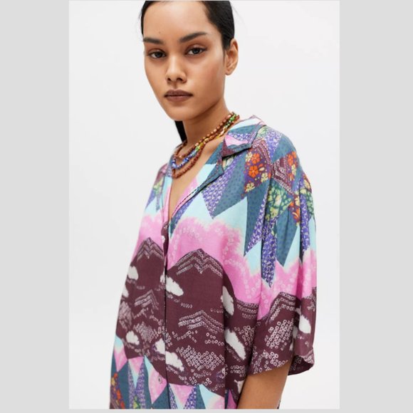 Urban Outfitters Kimchi Blue Ashton Patchwork Souvenir Shirt - Picture 2 of 4